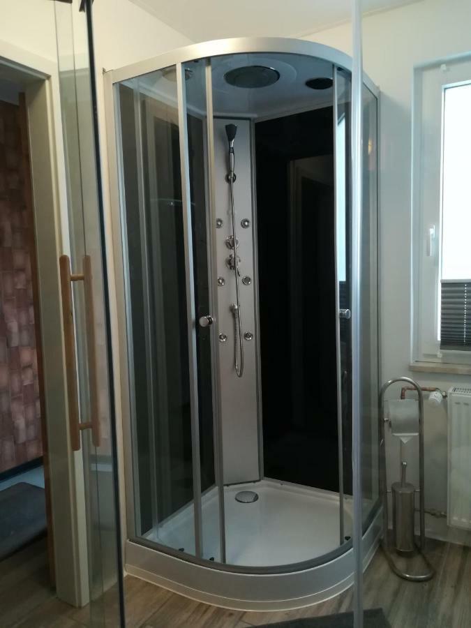 Ferienwohnung Am Reinhardswald - Eichenlaub - Mit Sauna トレンデルブルク エクステリア 写真
