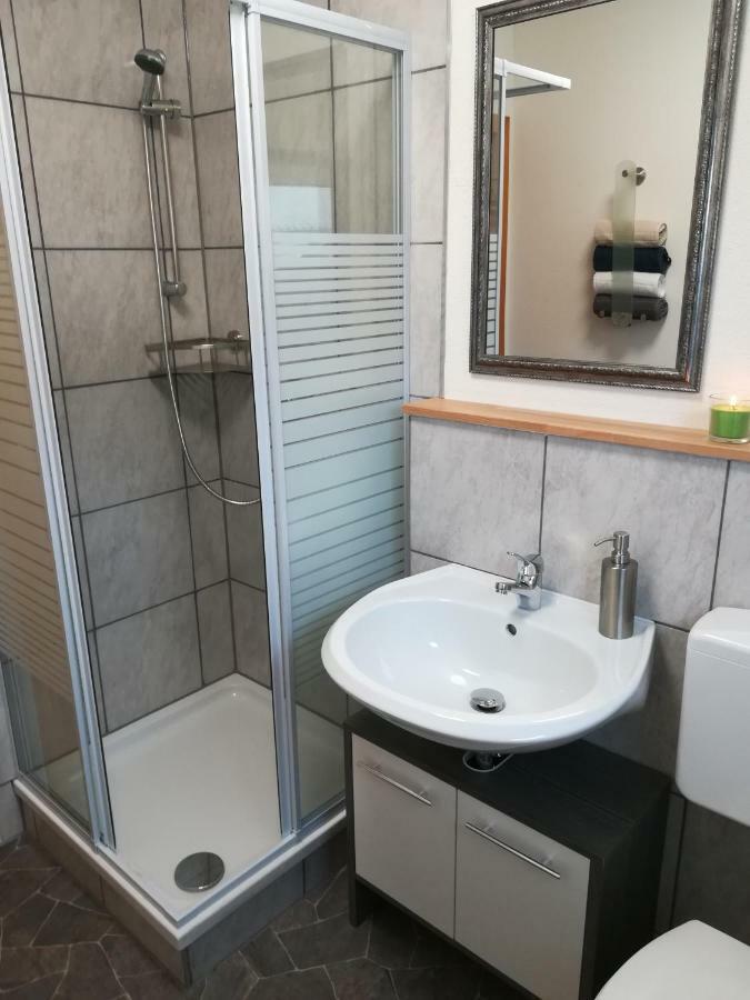 Ferienwohnung Am Reinhardswald - Eichenlaub - Mit Sauna トレンデルブルク エクステリア 写真