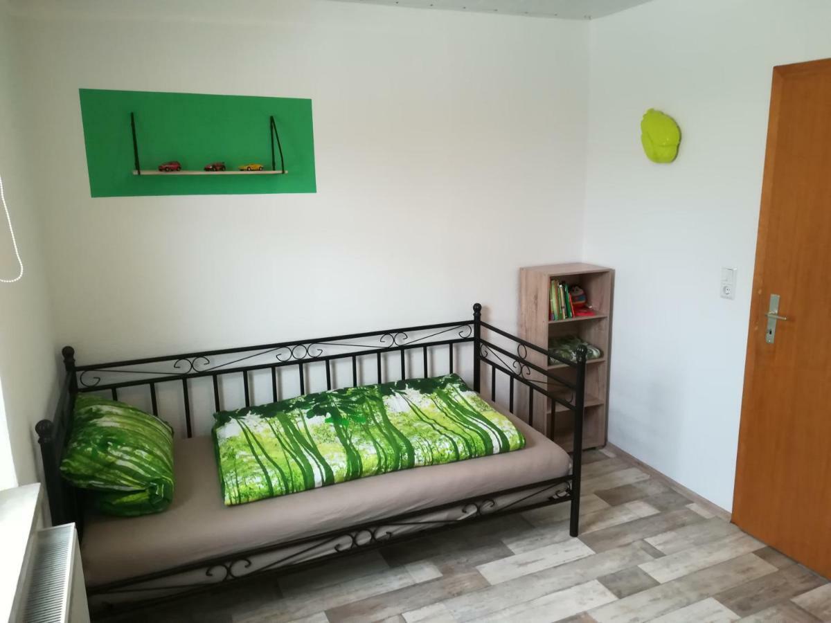Ferienwohnung Am Reinhardswald - Eichenlaub - Mit Sauna トレンデルブルク エクステリア 写真